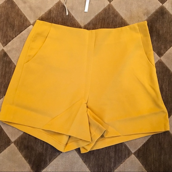 ❤️NWT❤️ Lace up bandeau & hi-waist shorts-great for summer - Picture 3 of 8